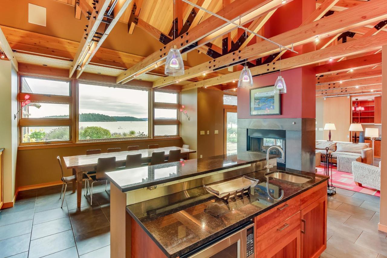 Fidalgo Island Waterfront Stunner Villa Anacortes Eksteriør bilde